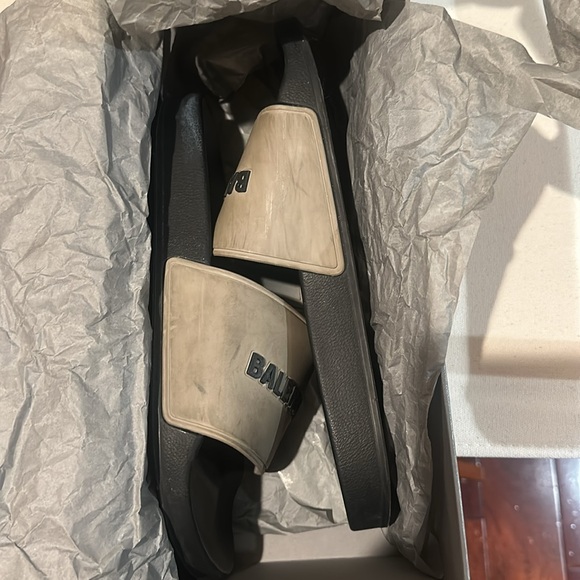 Balenciaga Grey Slides - Picture 8 of 10